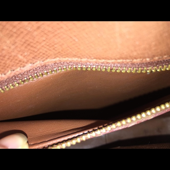 Authentic Louis Vuitton St Cloud GM - Picture 6 of 8